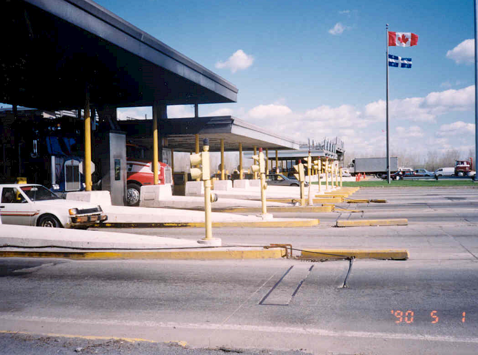Champlain Bridge toll booth in 1962
